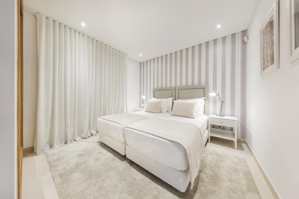 The Crest Hotel Алмансил Стая снимка