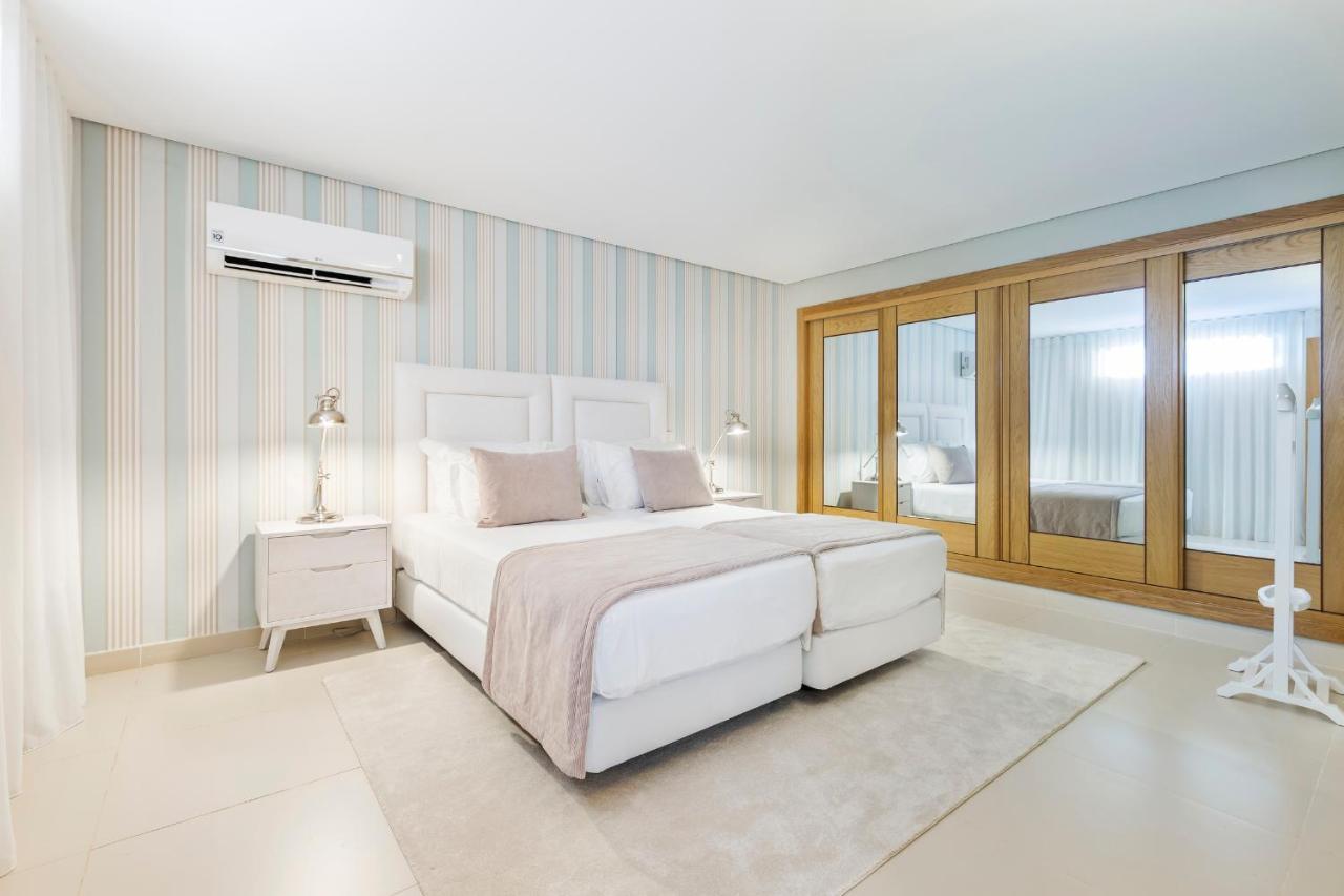 The Crest Hotel Алмансил Екстериор снимка